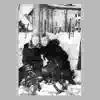 111-0112 Pfleger-Kolonie-Allenberg 1938 - Von rechts Rita Objartel und Christel Senkler.jpg